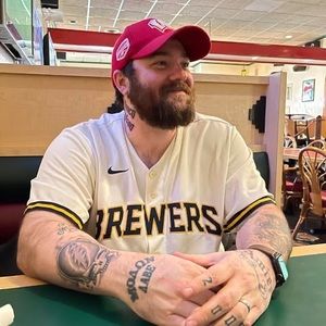 Meet your Posher, Gregory